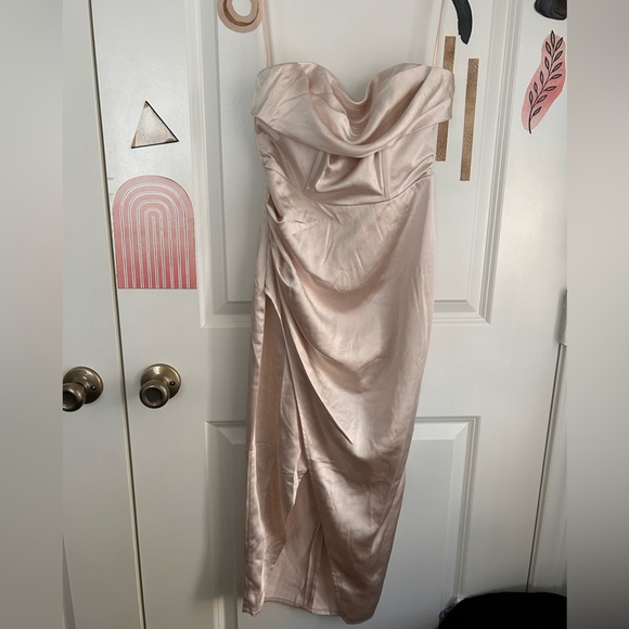Selfie Leslie DOLCE VITA COWL BUST SATIN CHIC STRAPLESS MIDI DRESS CHAMPAGNE - Picture 6 of 13